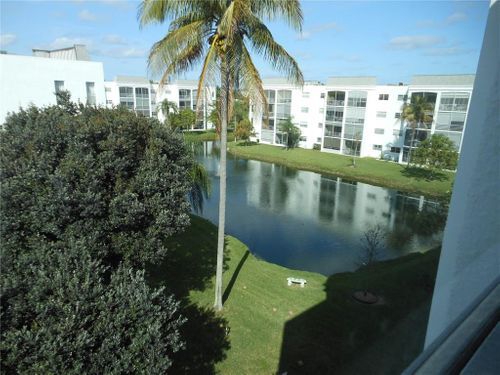 Building Photo - 604 NE 2nd St