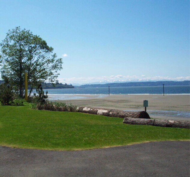 Building Photo - 1209 32nd St