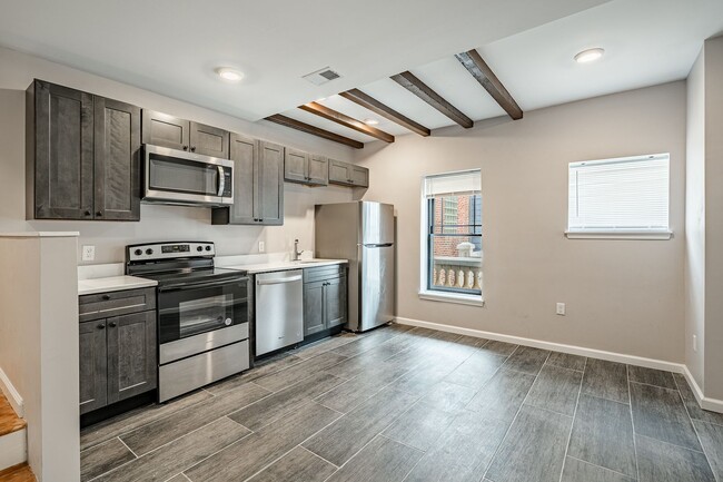 Building Photo - 235 E Market St