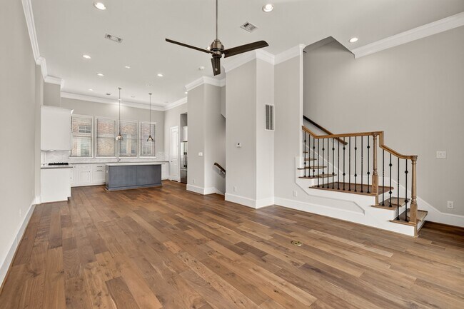 Building Photo - 8711 Oak Kolbe Ln
