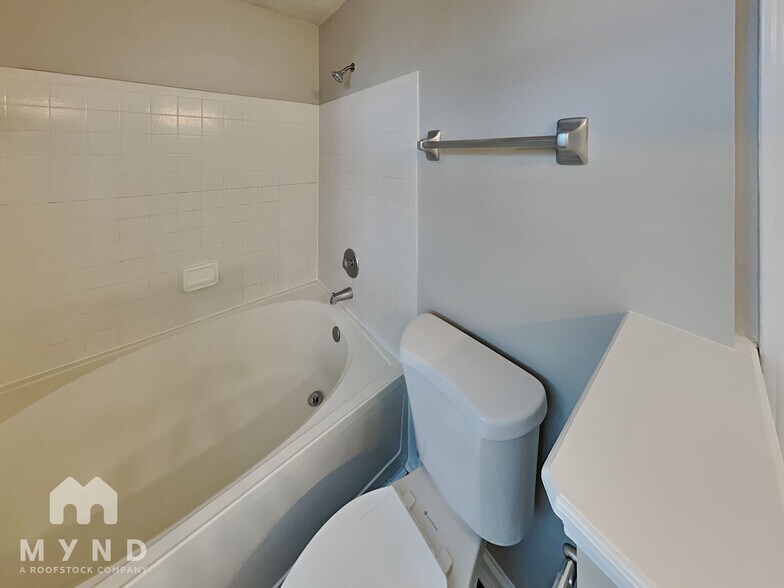 Building Photo - 12382 Silent Brook Trail N