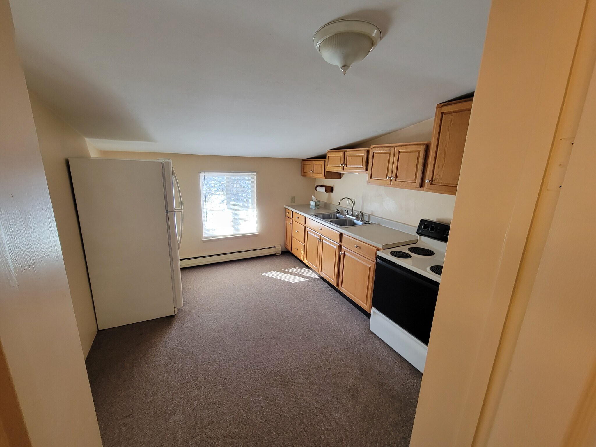 Kitchen - 811 Painter St