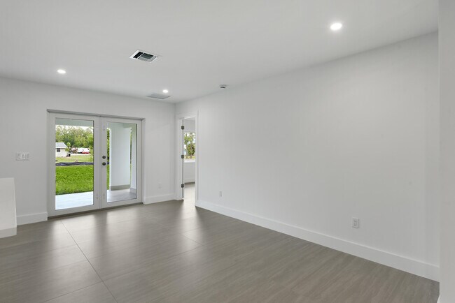 Building Photo - 13177 47th Ct N