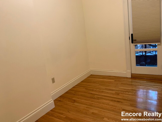 Building Photo - 195 Commonwealth Ave