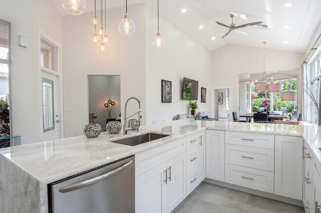 Building Photo - 6670 NW 27th Ave