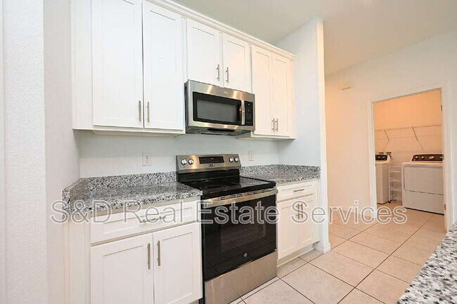 Building Photo - 685 Crown Rose Dr