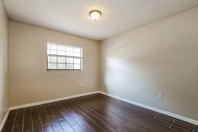 Building Photo - 503 Firewood Ave