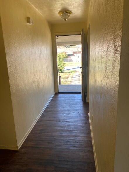 Front Entrance - 1014 Pennsylvania Dr