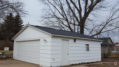 Building Photo - 2 Bedroom House