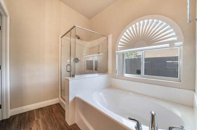 Building Photo - $550 off  for the first month rent,    2 P...