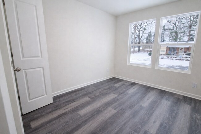 Building Photo - 510 3rd St