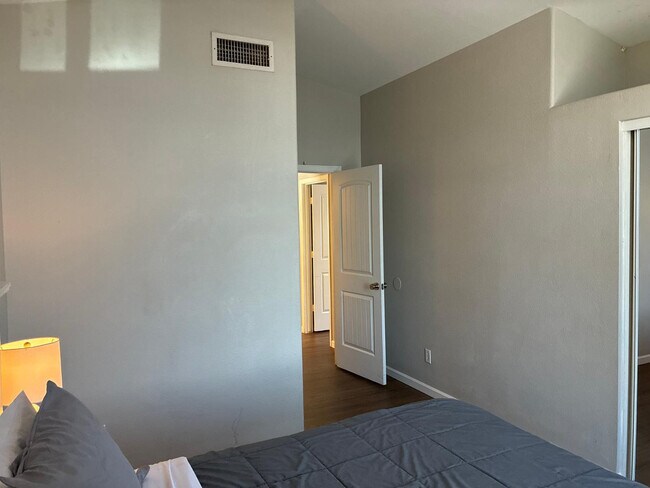 Building Photo - 13717 N 80th Ave