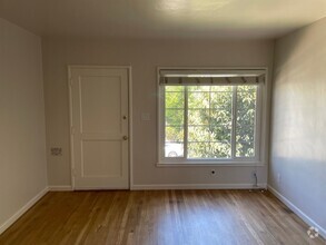 Building Photo - Charming Land Park 2 bedroom/1 bath Apartment