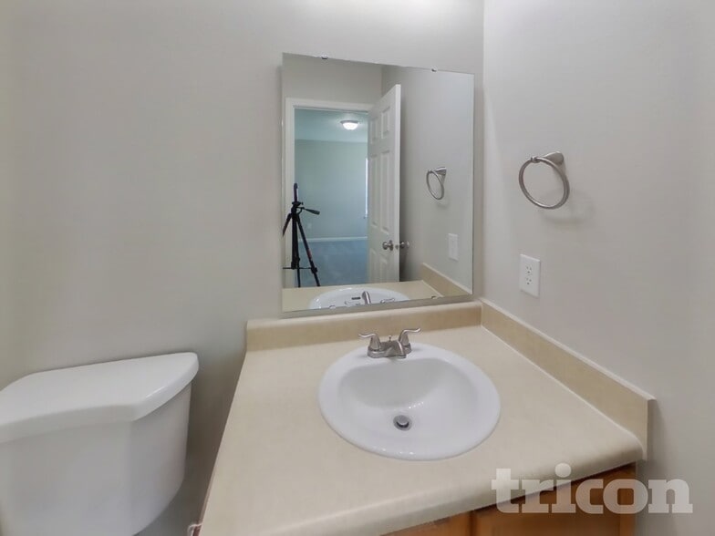 Building Photo - 643 Rocky Meadow Dr