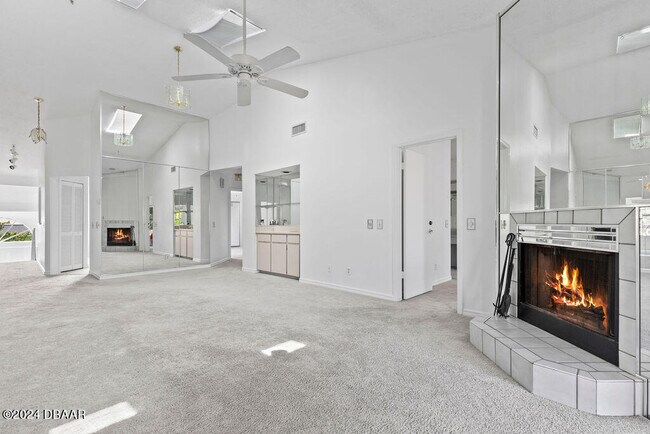 Building Photo - 596 N Nova Rd