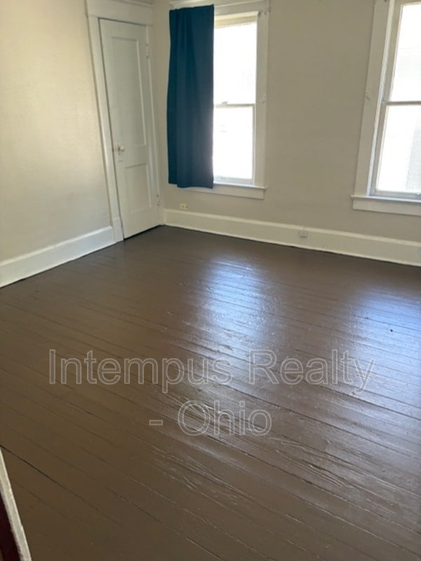 Building Photo - 243 Sexton St