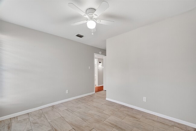 Building Photo - 4511 Bayou Vista Dr