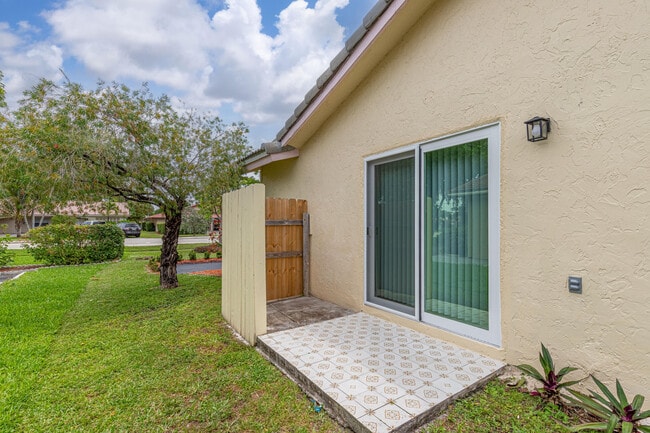 Building Photo - 3912 NW 110th Ave
