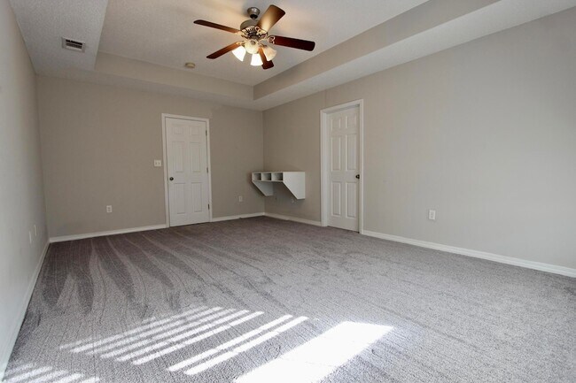 Building Photo - 205 Tiffot Ct