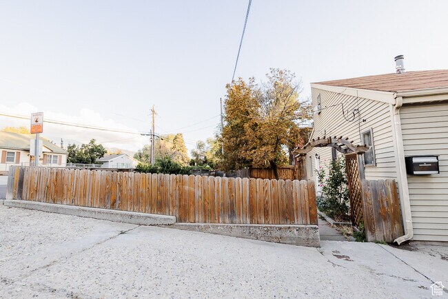 Building Photo - 8544 S 300 E