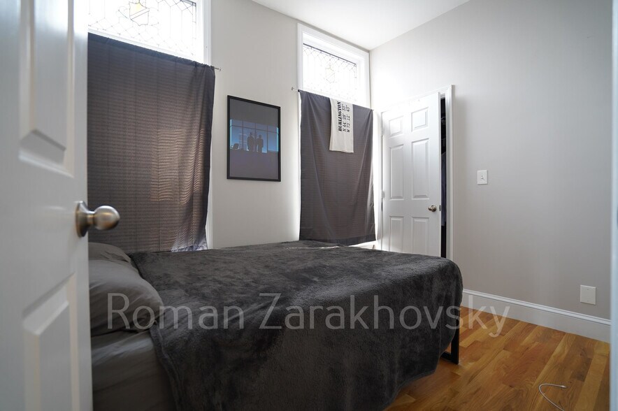 Building Photo - 365 Washington St