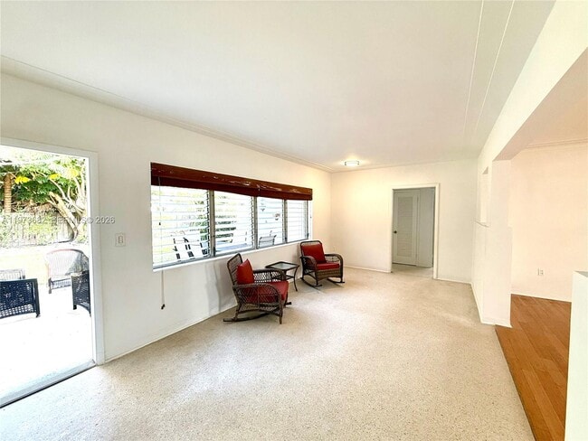 Building Photo - 845 Fairway Dr