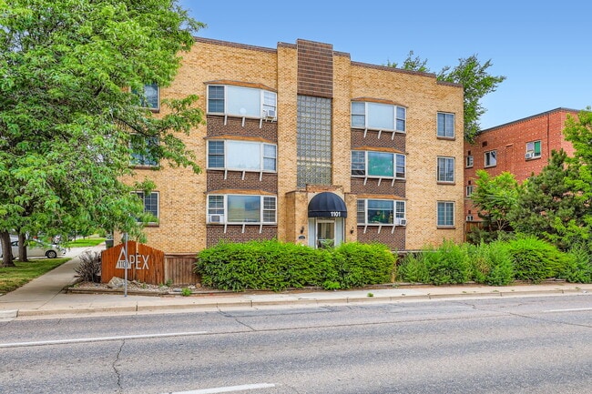 Building Photo - Apex 1101