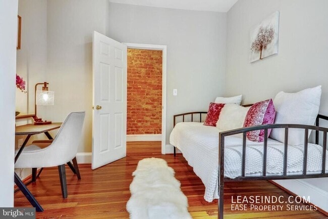 Building Photo - 766 Harvard St NW