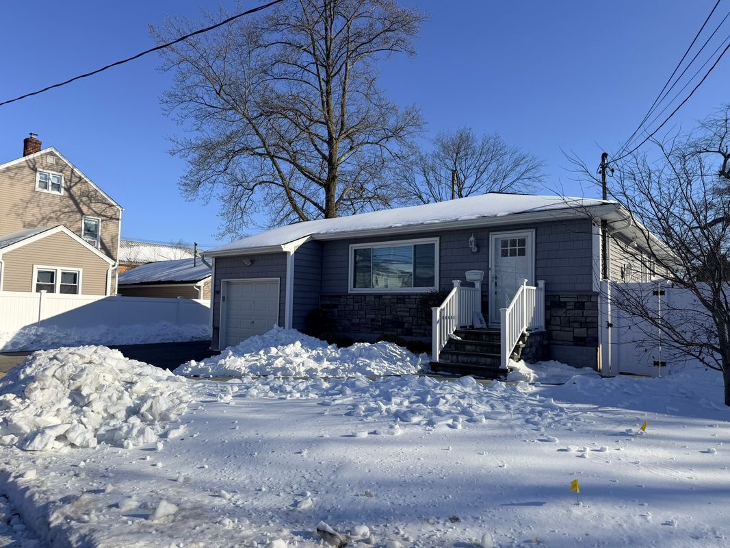 Building Photo - 2002 City Ave