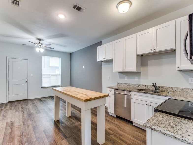 Building Photo - 3301 Brambleton Hill Pl