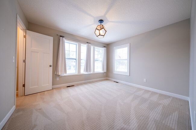 Building Photo - 5029 Hankerson Ave