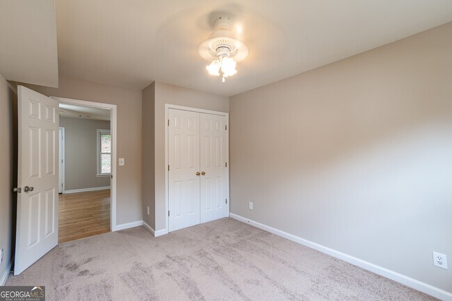 Building Photo - 705 Oxford Crest Ct NW