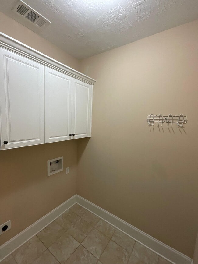 Building Photo - 3033 Margot Ln