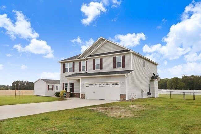 Building Photo - STUNNING & SPACIOUS 4 BR | 2.5 BA 2-Story *Pikeville School District*