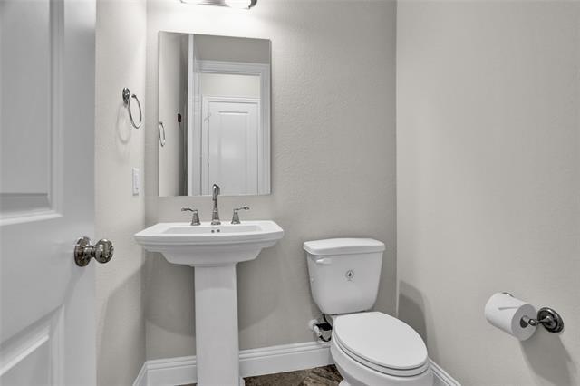 Building Photo - 4206 Shavano Dr