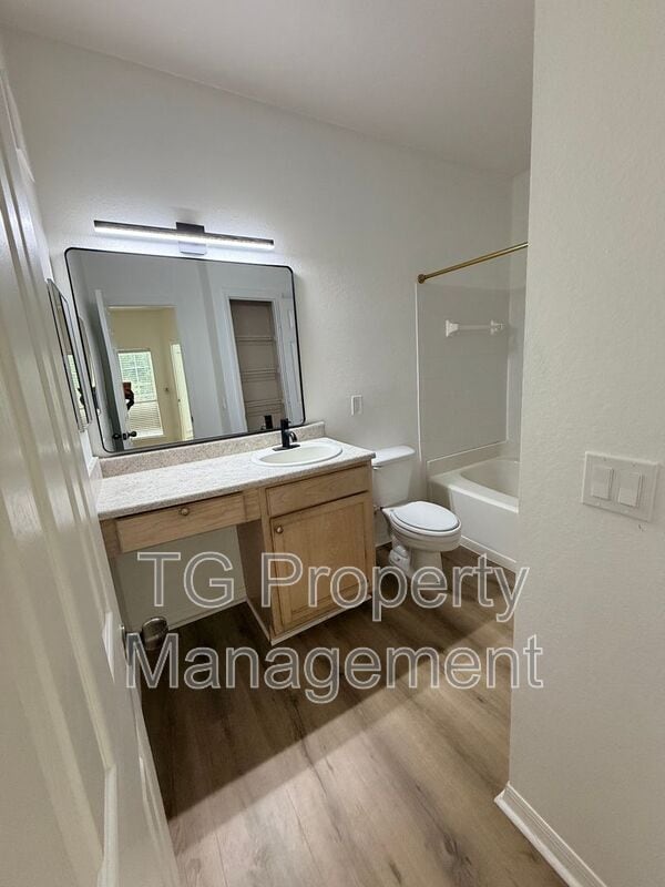 Building Photo - 7800 Point Meadows Dr