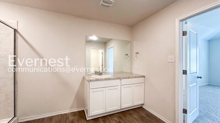 Building Photo - 15606 Garam Trl