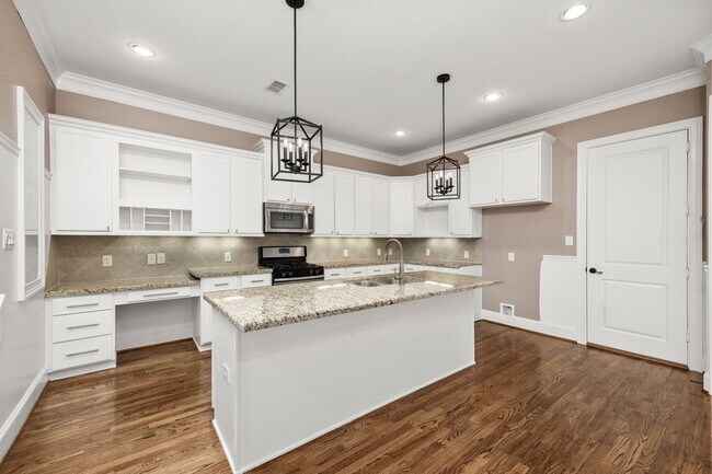 Building Photo - 5907 Kiam St