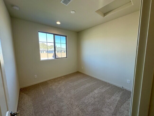 Building Photo - 13726 W Whisper Rock Trail