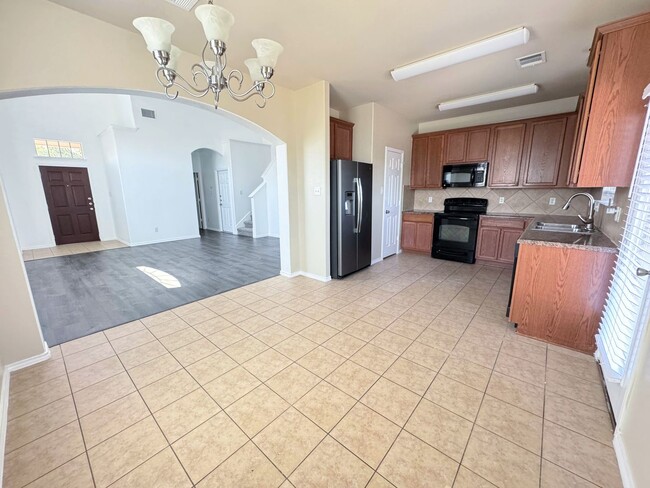 Building Photo - 6706 Golden Oak Ln