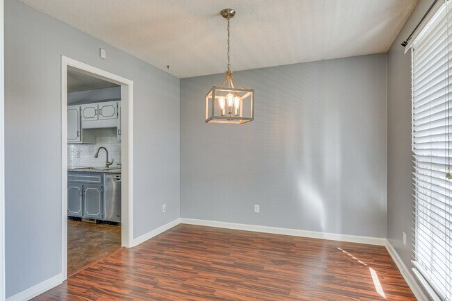 Building Photo - 3 Bedroom Dog Friendly Home For Rent Near St. B Area!