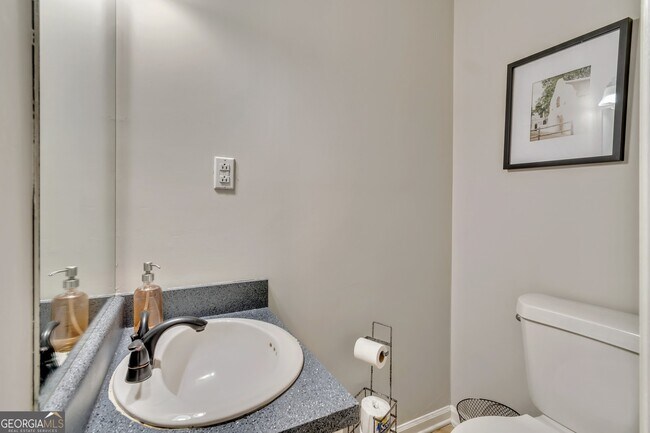 Building Photo - 1695 Wynndowne Trail