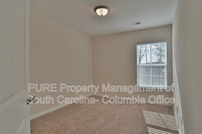 Building Photo - 215 Northwood St