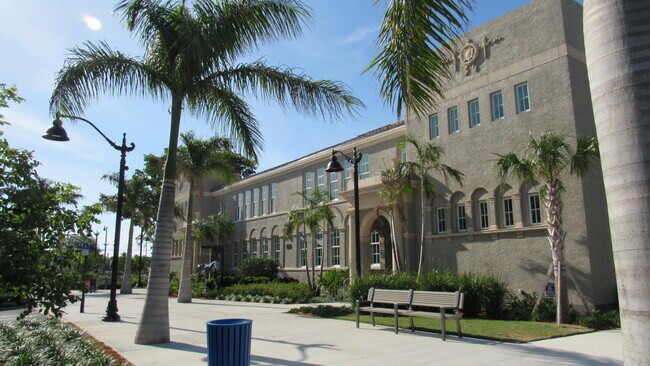 Building Photo - 306 E Ocean Ave