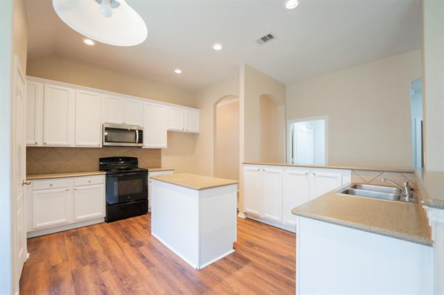 Building Photo - 2117 Michelle Creek Dr