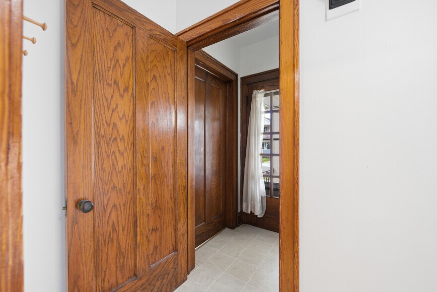 Building Photo - 2085 Marlowe Ave