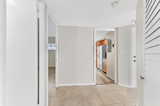 Building Photo - 710 N Ocean Blvd