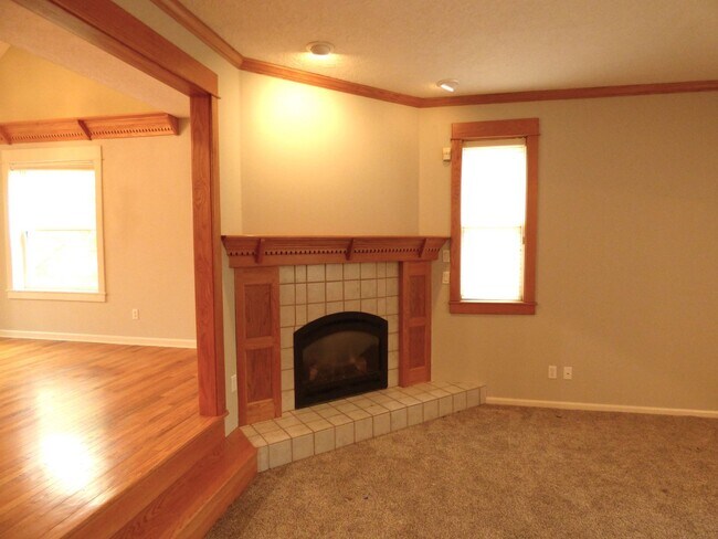 Building Photo - Rent Special: 1/2 Off January's Rent!