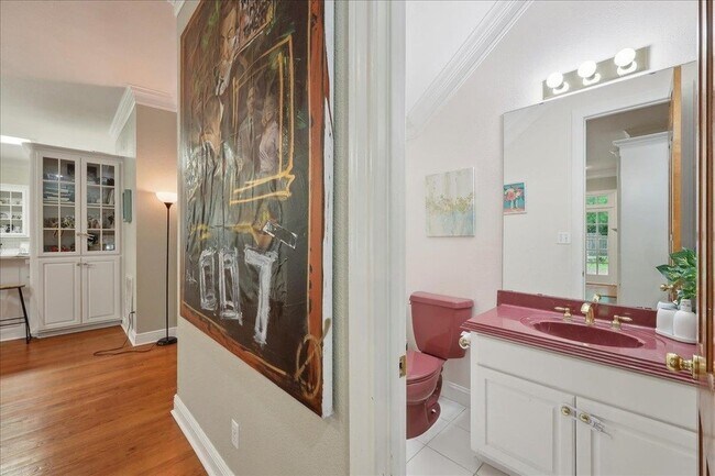 Building Photo - 4 Twin Cir Dr