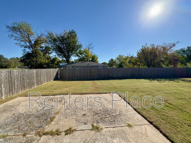Building Photo - 16929 S Memorial Dr